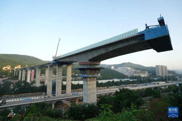 云策略 延安南泥湾机场大桥成功转体
